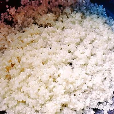 難以抵抗的舌尖美滋味【香菇雞胸肉燜飯 】