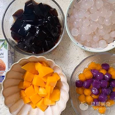 燒仙草芋圓水果撈