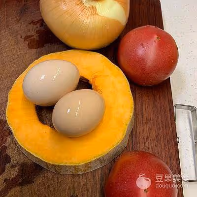 洋蔥南瓜西紅柿雞蛋炒米飯