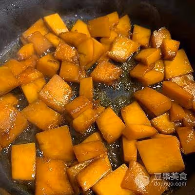 洋蔥南瓜西紅柿雞蛋炒米飯
