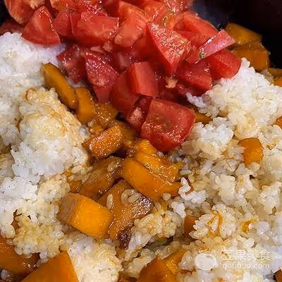 洋蔥南瓜西紅柿雞蛋炒米飯