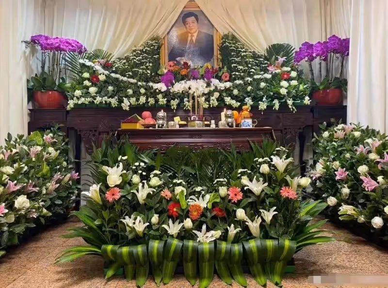 趙忠祥去世三周年追思會:遺孀與眾人笑著聊他的點滴,倪萍也笑了