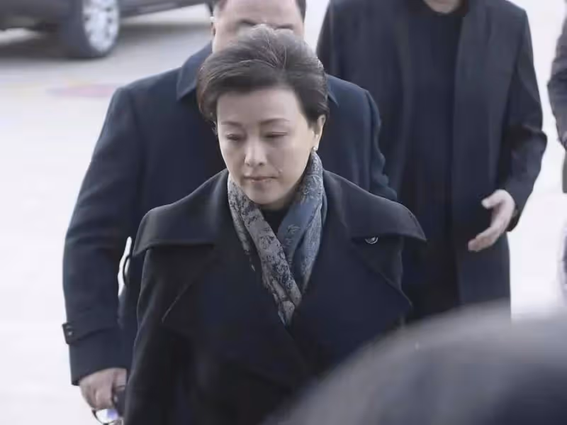 趙忠祥去世三周年追思會:遺孀與眾人笑著聊他的點滴,倪萍也笑了