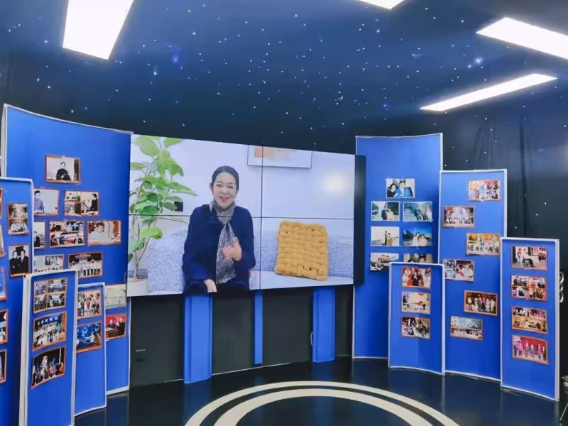 趙忠祥去世三周年追思會:遺孀與眾人笑著聊他的點滴,倪萍也笑了