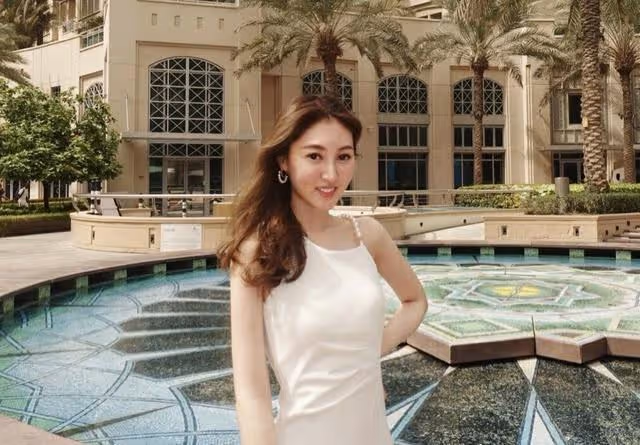 TVB前知名港姐曬出浴美照!與大40歲富商閃婚閃離,獲3億贍養費
