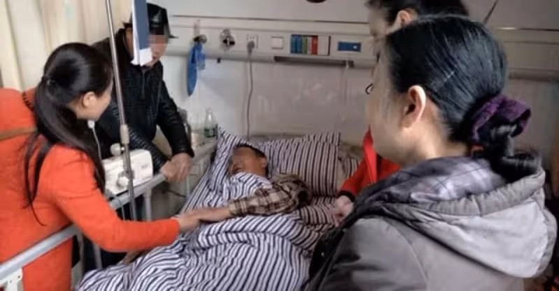 母親病重我借不到錢，十年後叔叔生病我也袖手旁觀