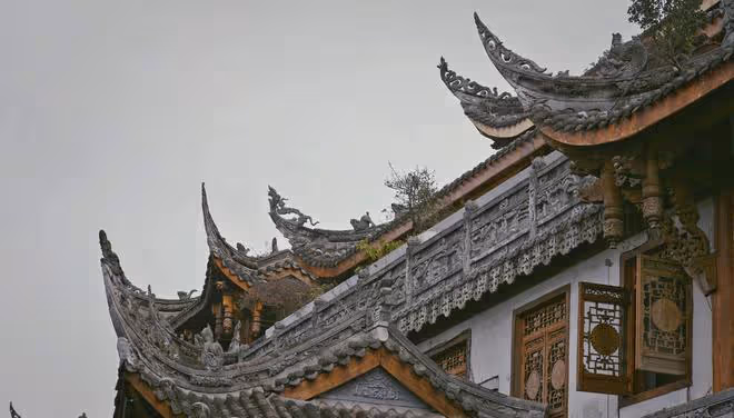這才是白酒領域的龍頭城市,就連市裡的一個區都有許多知名大酒莊