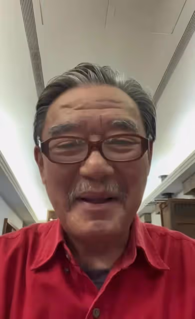 李立群:昨天才吃上年夜飯,全家拍照的時候,兩個兒子態度很傲慢