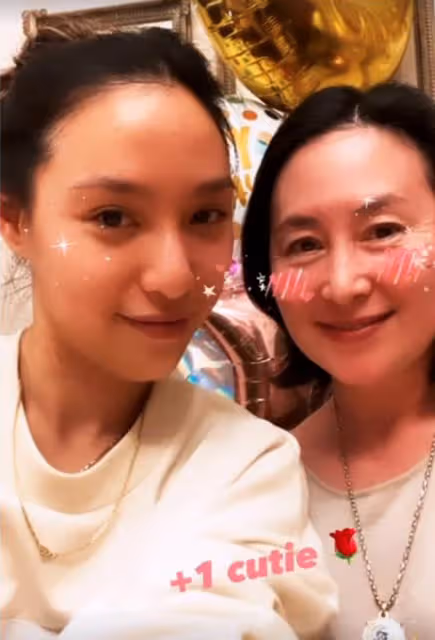 何超瓊與乾女兒一家過年,滑雪吃火鍋太愜意,無血緣卻親如家人