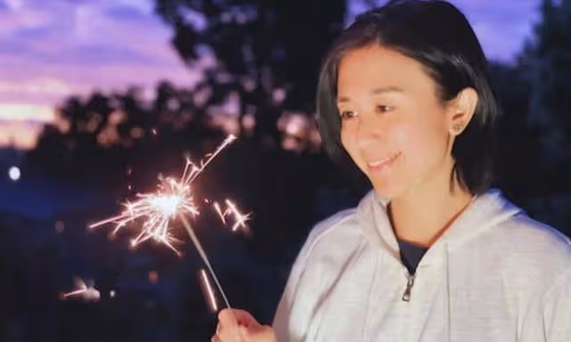 愜意!香港知名童星移居紐西蘭首過農曆新年,單親媽媽獨自帶倆娃