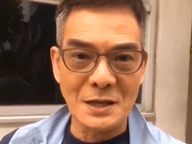低調!港知名老戲骨回港過年曬複式豪宅,曾遭網友誤解:以為很窮