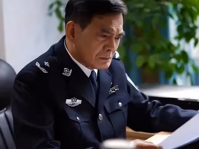 低調!港知名老戲骨回港過年曬複式豪宅,曾遭網友誤解:以為很窮