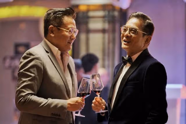 低調!港知名老戲骨回港過年曬複式豪宅,曾遭網友誤解:以為很窮