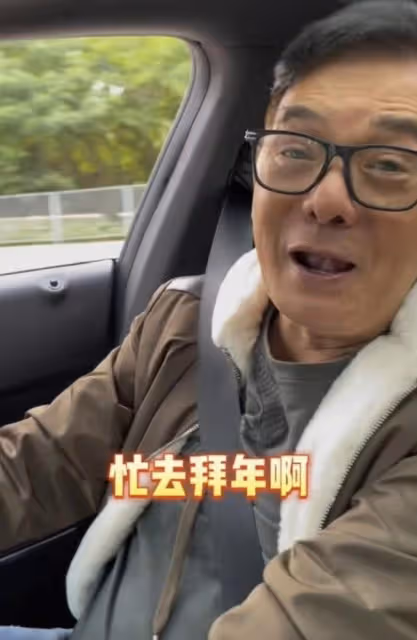 低調!港知名老戲骨回港過年曬複式豪宅,曾遭網友誤解:以為很窮