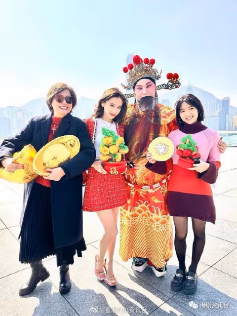 Angelababy首返港抱財神!重遇許恩怡傾唔停