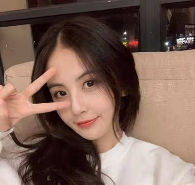 王思聰帶新女友現身:扒一扒純情男是如何變成浪子的