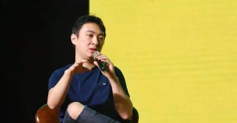 王思聰帶新女友現身:扒一扒純情男是如何變成浪子的