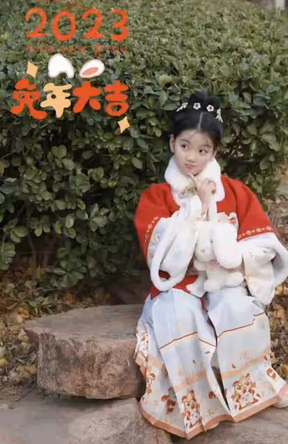 阿拉蕾新年近照:很像林妙可,退出娛樂圈與董力斷聯終成普通人