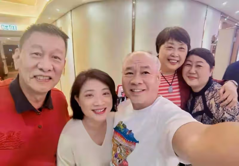 李寧:60歲頭髮花白像80歲,新年在中國香港豪宅請20多位明星聚會