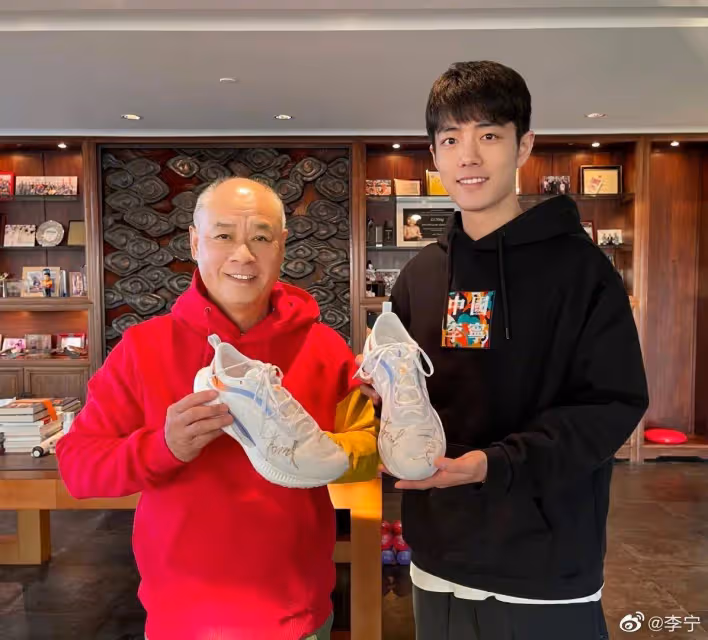 李寧:60歲頭髮花白像80歲,新年在中國香港豪宅請20多位明星聚會