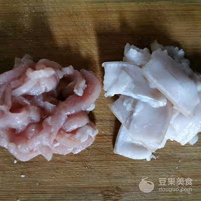 豆乾炒肉,超下飯的哦~