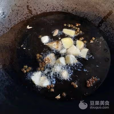 豆乾炒肉,超下飯的哦~