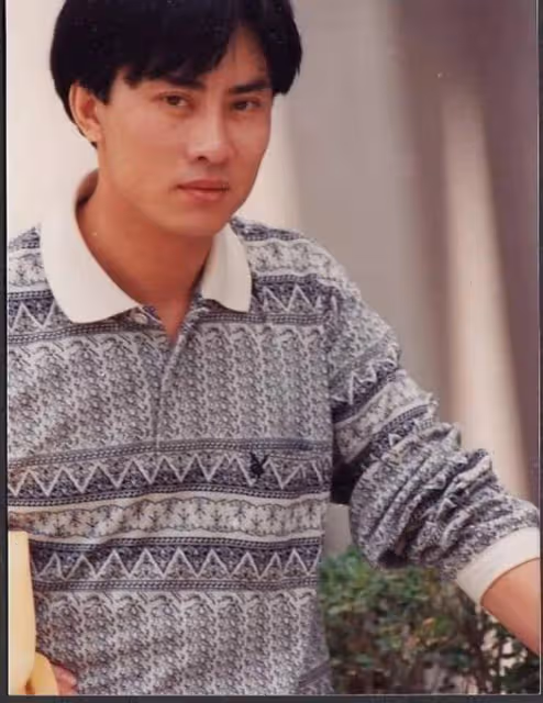 江濤直播唱歌遇尷尬，老婆一直插嘴跟粉絲主動要禮物，好像很缺錢