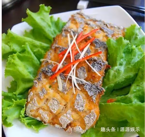 美食推薦:辣醬鳳爪,茶香刀魚,涼拌酸甜白菜的做法