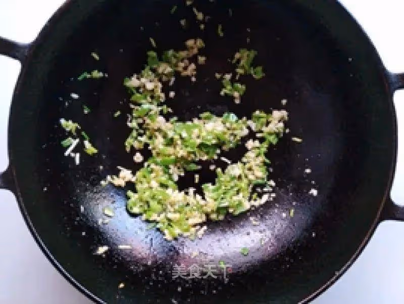 美食分享:皮皮蝦肥美的季節,鮮甜味美,大家千萬不要錯過