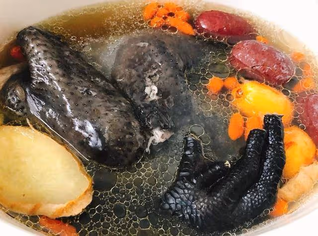 枸杞紅棗烏雞湯貴也要喝,鮮嫩美味,增強身體免疫力,全家都喜歡