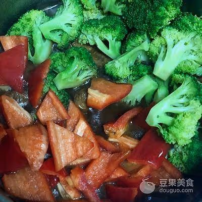 很下飯的口蘑紅燒排骨