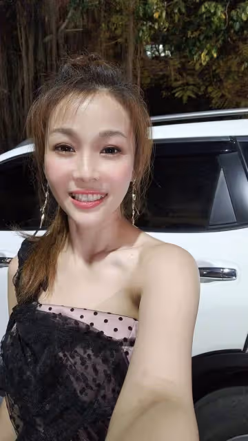 出10次車禍,45歲女星遭斷言生來要做鬼新娘,經過廟宇七爺突降駕護航,她淚曝:要收我當女兒