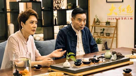 夫妻經濟困難,公公大方安慰「沒關係」下秒見紅包金額爆怒:養你這麼大,真不值!
