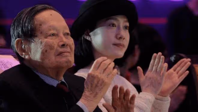 知道她不容易!楊振寧財產都留給「小54歲嬌妻」 百歲高齡近況「3個孩子的做法」讓人失望