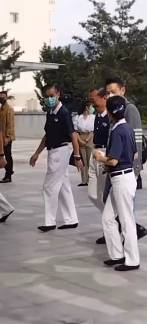 劉德華與妻女返大馬拜年,陪朱麗倩舅舅祈福,對義工態度盡顯素質