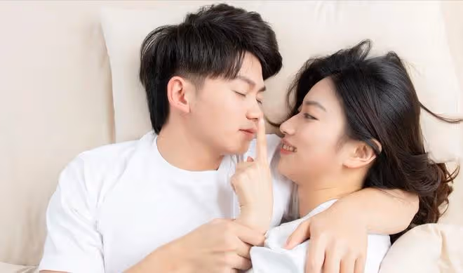 老婆不顧家,整天吃喝玩樂,他沮喪後,閨蜜插足,竟然和閨蜜好了