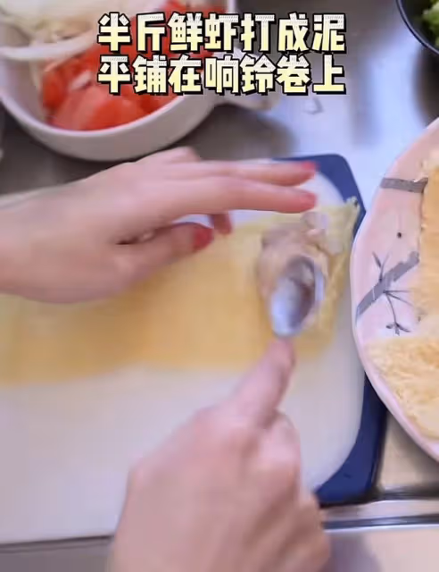 鄭嘉穎嬌妻產後做月子餐手部淤青,塗指甲妝容精緻,31歲已生3子