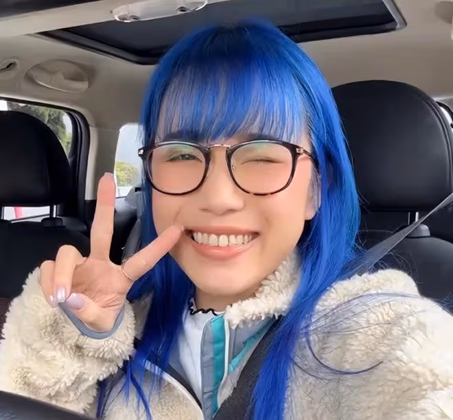 林曉峰攜子參加家族聚會!59歲歌手姐姐罕露面,息影后成集團總裁