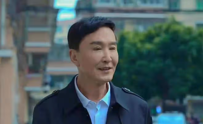 60歲吳剛變臉內幕曝光!腎積水嚴重到臉腫,為戲推遲手術被贊敬業