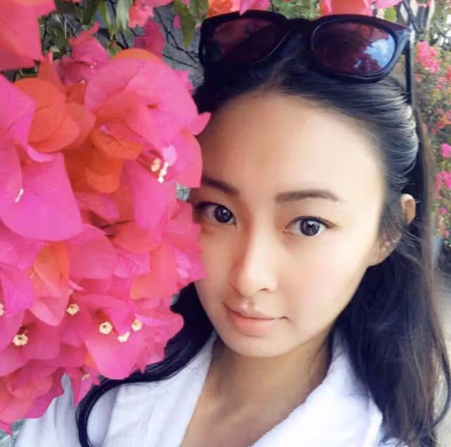 知名長腿港姐至今未結婚！坐百萬遊艇出海，遭封殺變「失蹤人口」