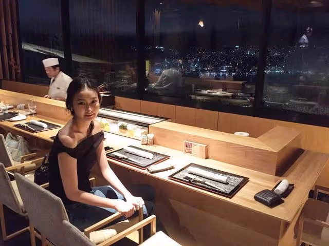 知名長腿港姐至今未結婚！坐百萬遊艇出海，遭封殺變「失蹤人口」
