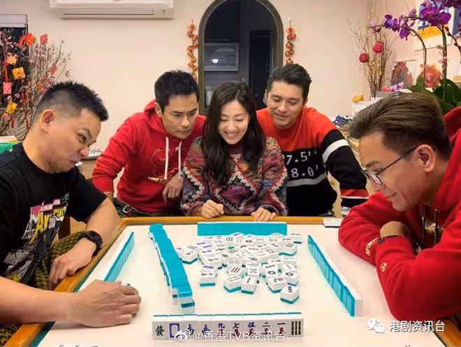 湯洛雯曬巨鑽訂婚戒去團拜!唐詩詠無影似再避馬國明攜眷同場