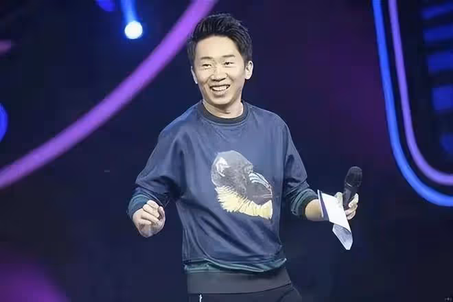 楊迪分手後4大爭議:阿雅早預言分手,相戀17年女友被猜測是同性