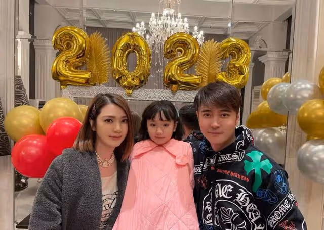2天7個瓜:分手又復合,與美女泰國慶生,車禍後首露面,悲喜不同