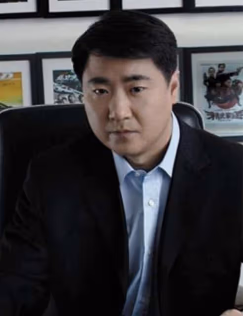 金巧巧澄清被家暴後首曬全家福,總裁老公於冬出鏡,力證夫妻和睦