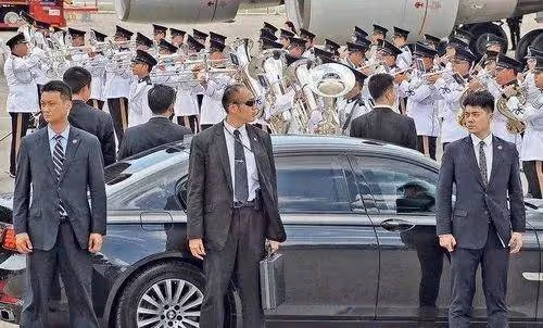 貼身保鏢曝李澤楷性格善變半夜去墳場，梁洛施郭嘉文離開他是對的