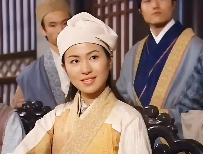 偷偷生了個孩子?葉璇素顏出鏡,肚子上的贅肉疊了3層