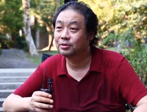 導演付寧遺體告別儀式：靈堂擺滿花圈，肖戰等送別，趙爽披露死因