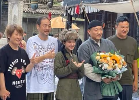 導演付寧遺體告別儀式：靈堂擺滿花圈，肖戰等送別，趙爽披露死因