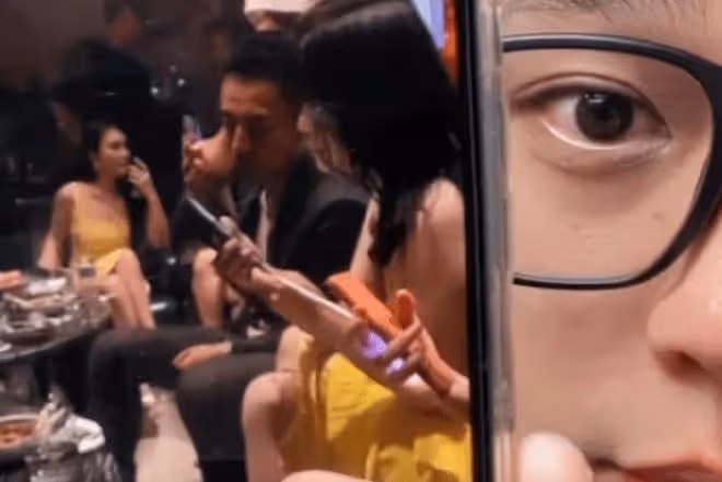 葛斯齊再爆料汪小菲,曬他和女生接吻,稱其和張穎穎戀愛時也出軌
